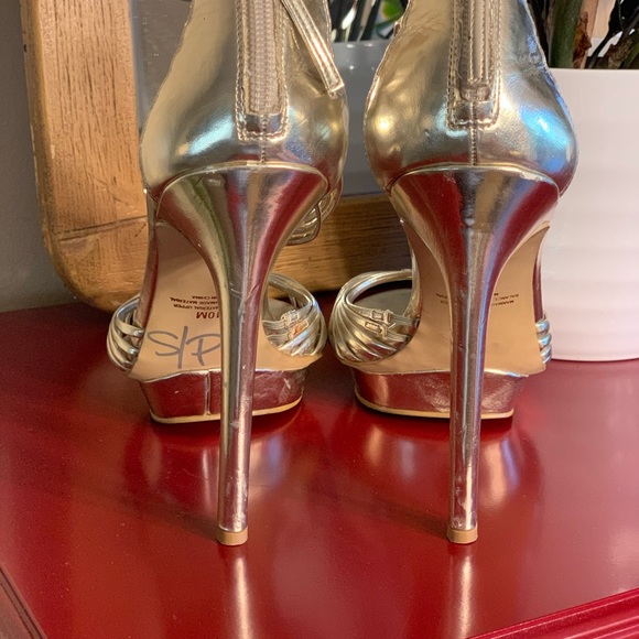 Strappy Gold Heels - Picture 5 of 6